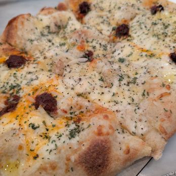 Gusto Pinsa Romana - Cuatro formaggio - Pizza Near Me - San Francisco, California Gusto Pinsa Romana - Cuatro formaggio - Pizza Near Me - San Francisco, California