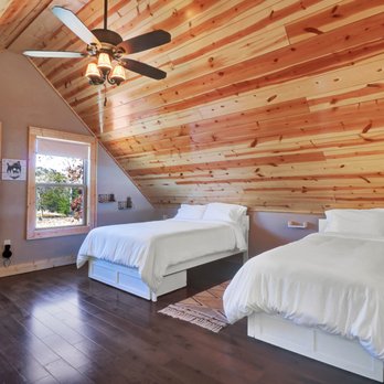 King Bear Cabin - Loft Bedroom - Vacation Rentals Near Me - Turtletown, Tennessee King Bear Cabin - Loft Bedroom - Vacation Rentals Near Me - Turtletown, Tennessee