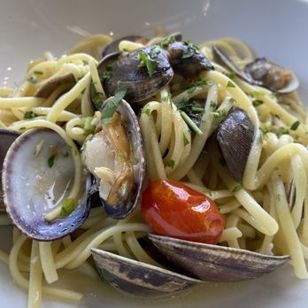 Mi Piace - Linguine with Clam - Italian Near Me - Pasadena, California Mi Piace - Linguine with Clam - Italian Near Me - Pasadena, California