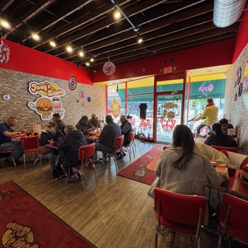 Joey's Diner - interior seating - Diners Near Me - Waukesha, Wisconsin