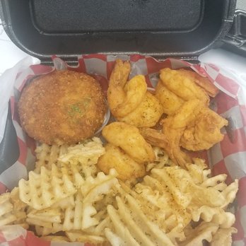 Prime 757 Steakhouse and Grill - Crab cake, shrimp and fries - Seafood Near Me - Virginia Beach, Virginia