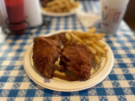 Gus’s World Famous Fried Chicken by null