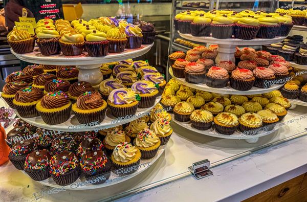 Swan's Market by null