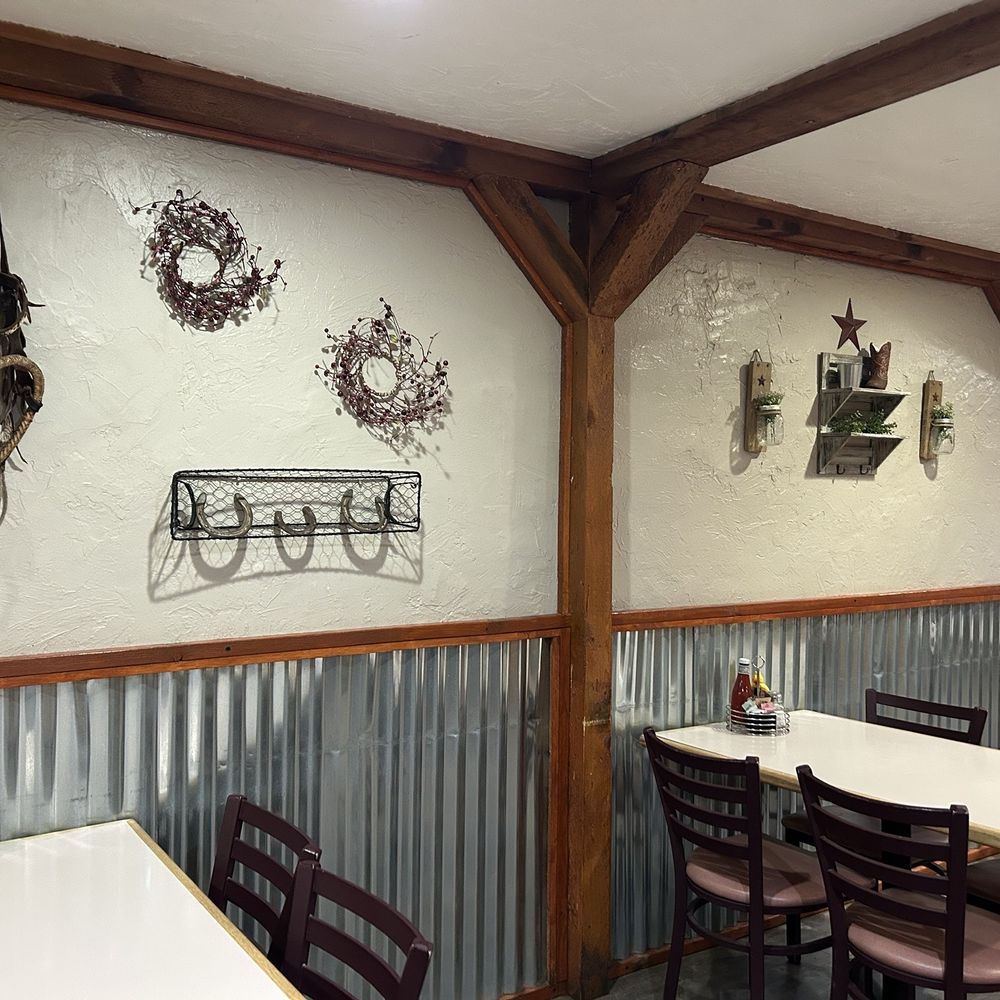 Rustler's Restaurant - Adorable decor - American Near Me - Tropic, Utah Rustler's Restaurant - Adorable decor - American Near Me - Tropic, Utah