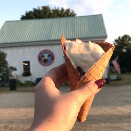 Split scoop, chai and chocolate almond. Delicious!!! Split scoop, chai and chocolate almond. Delicious!!!
