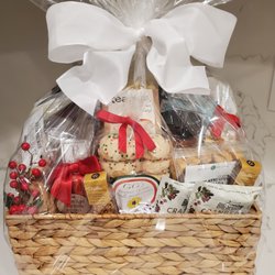 Gourmet Gift Connection - Holiday Gift Baskets