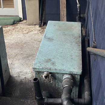 Lighthouse Lodge & Cottages - Right outside our door (grease receptor?) Gross. - Hotels Near Me - Pacific Grove, California