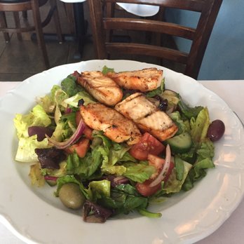 Yiasou Estiatorio - Salad with grilled salmon. - Greek Near Me - Brooklyn, New York Yiasou Estiatorio - Salad with grilled salmon. - Greek Near Me - Brooklyn, New York