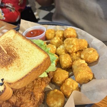 Hungry Palate Bar & Grill - Chicken sandwich with tater tot's - American Near Me - Winston-Salem, North Carolina