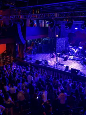 Revolution Live by null