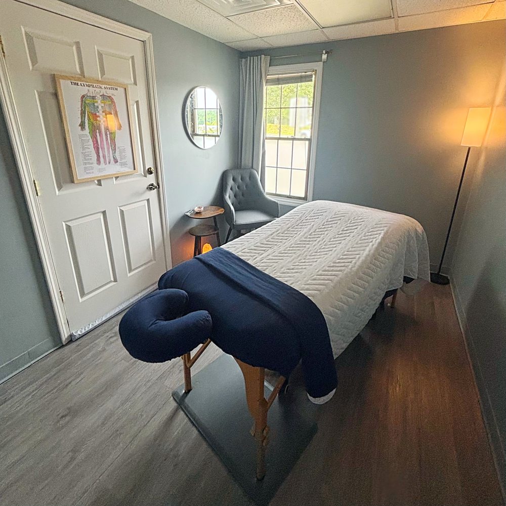 Flow Wellness Logo