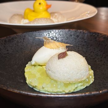 Francie - Pavlova - Italian Near Me - Brooklyn, New York