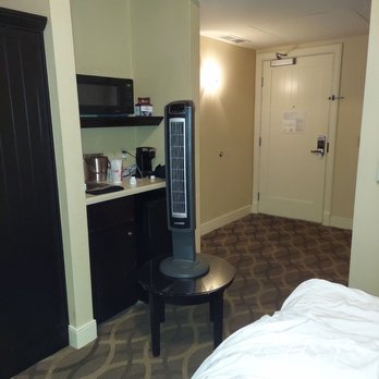 West Inn & Suites - Fans provided by the Front desk at the West Inn & Suites due ac not working. - Hotels Near Me - Carlsbad, California West Inn & Suites - Fans provided by the Front desk at the West Inn & Suites due ac not working. - Hotels Near Me - Carlsbad, California