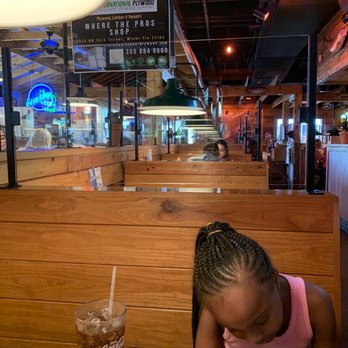 Texas Roadhouse - Plexiglass and seating at every other table - Steakhouses Near Me - Miami, Florida Texas Roadhouse - Plexiglass and seating at every other table - Steakhouses Near Me - Miami, Florida