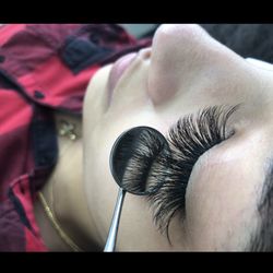 Tiffany's Beauty Room - Eyelash extensions