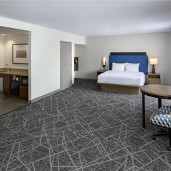Hampton Inn & Suites New Hartford - Guest room