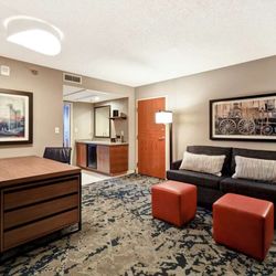 Embassy Suites by Hilton Omaha Downtown Old Market - Guest room