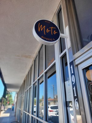 MOTO Delicatessen & Bodega by null