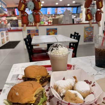 Juicys Famous Fair Food - Burgers a Nutella shake inside dining room - Fast Food Near Me - Bradenton, Florida Juicys Famous Fair Food - Burgers a Nutella shake inside dining room - Fast Food Near Me - Bradenton, Florida