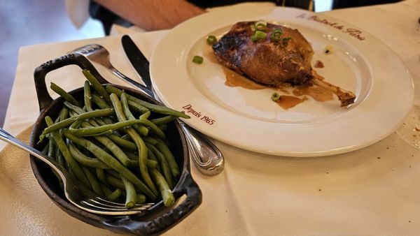 Le Bistrot de Paris by null