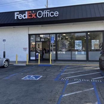 FedEx Office Print & Ship Center - Printing Services Near Me - Burbank, California FedEx Office Print & Ship Center - Printing Services Near Me - Burbank, California