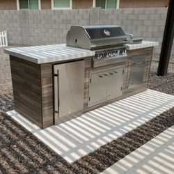 Best of Backyard BBQ Islands - Lion grill and outdoor kitchen.