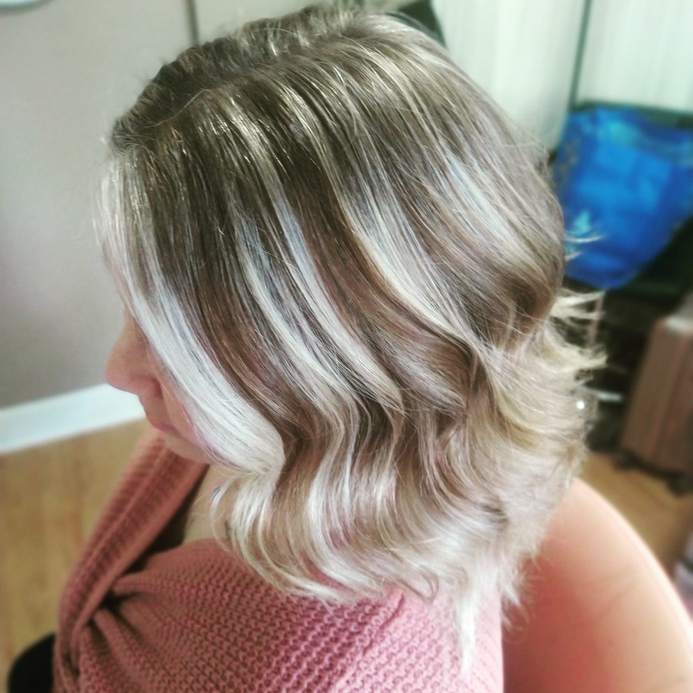 Hair by Shannon Banysch Logo