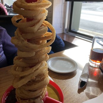 Mark Twain Dinette - Foot of onion rings - American Near Me - Hannibal, Missouri