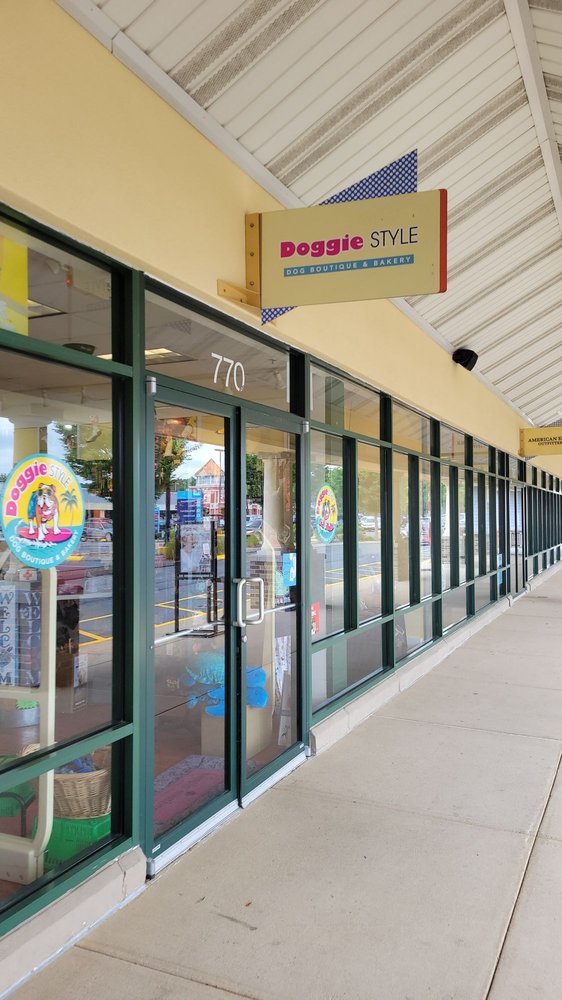 DOGGIE STYLE Updated September 2024 22 Photos 806 S Atlantic Ave