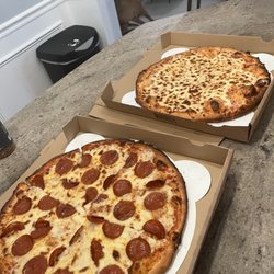 Cecelia’s wood fired pizza - 14" pepperoni and cheese pizza