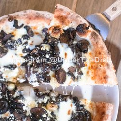 G's Pizza - Funghi Pizza