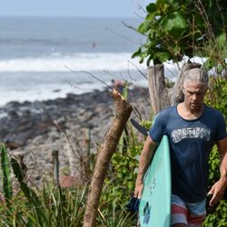 Centered Surfing - Barry in El Salvador