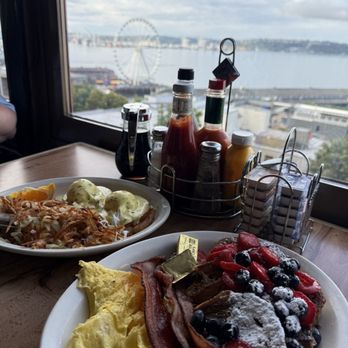 Lowell's Restaurant - American Near Me - Seattle, Washington Lowell's Restaurant - American Near Me - Seattle, Washington