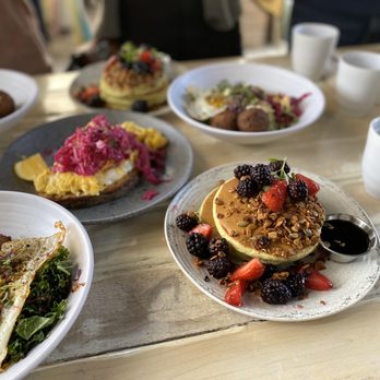Blueys Kitchen - Spread - Cafes Near Me - Santa Monica, California