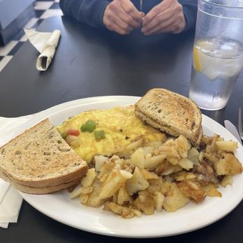 Jim's Open Kitchen Too - Veggie Omelette with Rye Toast - Breakfast & Brunch Near Me - Streetsboro, Ohio Jim's Open Kitchen Too - Veggie Omelette with Rye Toast - Breakfast & Brunch Near Me - Streetsboro, Ohio