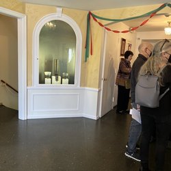 Hammond Museum & Japanese Stroll Garden - Front lobby with art display
