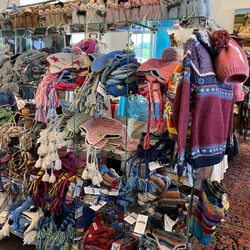 Island Alpaca - Gift shop - hats