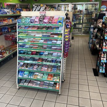 bp - Neat shelves and cleanliness - Gas Stations Near Me - Hudson, Ohio