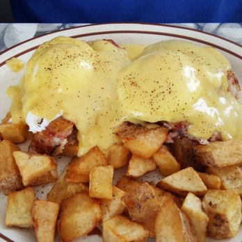 Churchill's Village Eatery - Hash & Eggs Benedict...outstanding. - American Near Me - Sturbridge, Massachusetts