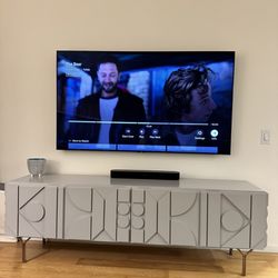 Modern Tv Mounting - Mounting job performed by Joel