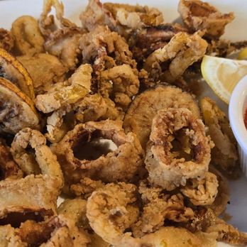 Giordano's - Calamari and banana peppers - Italian Near Me - Orlando, Florida Giordano's - Calamari and banana peppers - Italian Near Me - Orlando, Florida