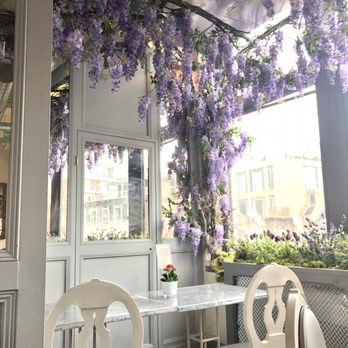 Aubaine - Purple flowers - French Near Me - London, XGL