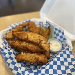 Smee's Alaskan Fish Bar & Marketplace - Eight piece! Excellent.
