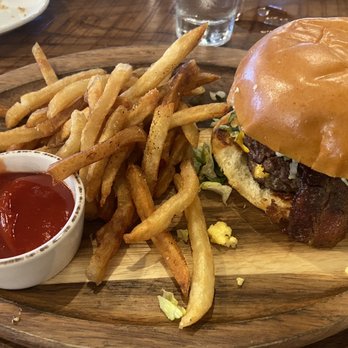 Kitchen Social - Pimento burger - New American Near Me - Dublin, Ohio Kitchen Social - Pimento burger - New American Near Me - Dublin, Ohio