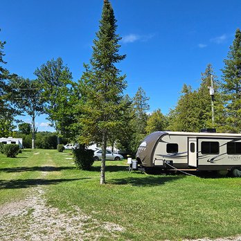 Everflowing Waters Campground - Campgrounds Near Me - Williamsburg, Michigan