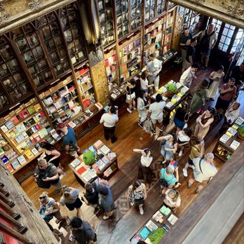 Livraria Lello - 2nd floor looking at the ground floor. - Bookstores Near Me - Porto, 13 Livraria Lello - 2nd floor looking at the ground floor. - Bookstores Near Me - Porto, 13