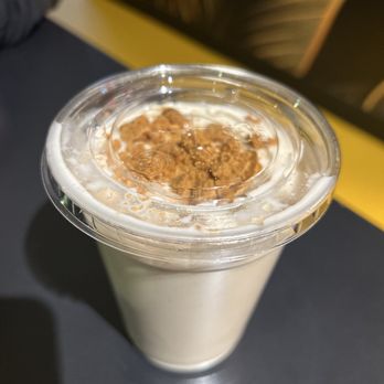 Slutty Vegan - Banana Puddin Milkshake - Vegan Near Me - Baltimore, Maryland