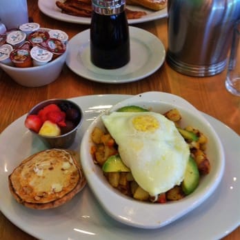 First Watch - So happy First Watch is on Deerfield!!!! Bacon Hash, with avacadoes Yum Yum Yum!! - Cafes Near Me - Deerfield Beach, Florida