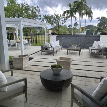 Meridith Baer Home - Home Staging Near Me Meridith Baer Home - Home Staging Near Me