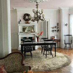 Everitt House - View from the parlor into the dining room